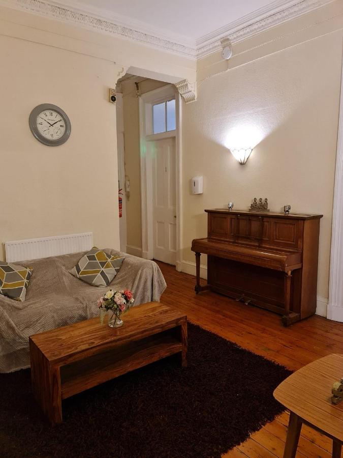 Apex Haymarket Station Apartment Эдинбург Экстерьер фото